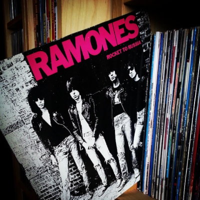 Locket Love – Ramones